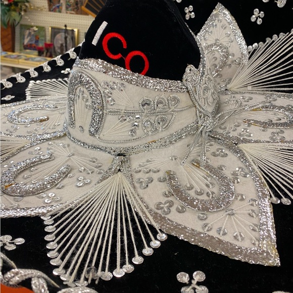 Beautiful Mexican Sombrero - Picture 2 of 2